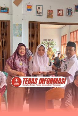 Air Mata Haru di SDN 14 TBU 28 Pelajar Tulang Bawang Udik Terima Beasiswa Pendidikan dari BAZNAS Tubaba